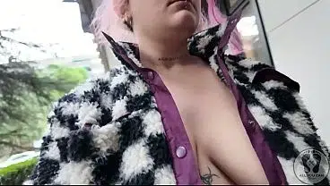 4K PUBLIC FLASHING OUTDOOR TITS WALKING AROUND STREETS