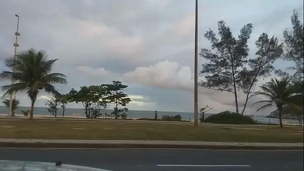 Aventuras do app  Depois do Médico, dessa vez foi o bombeiro salva vidas” O mais bravo que o mar “, Veja em XV Red