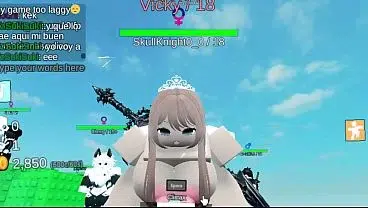 Chica flipante recibe sexo intenso por chica con pene gigante(futa)