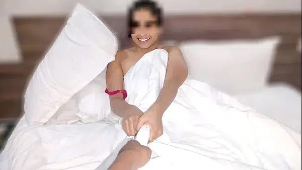 भारतीय सौतेली बहन को उसके सौतेले भाई ने चेहरे पर वीर्यपात कराया, जब वह चूत में उंगली करते हुए पकड़ी गई XXXX हिंदी ऑडियो