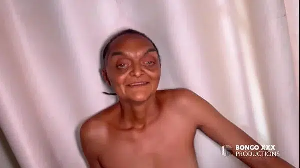 फातुमा XXX को गुदा मैथुन इतना पसंद है कि उसे मुझे अपनी तंग गांड में जबरदस्ती चुदवाना पड़ा।