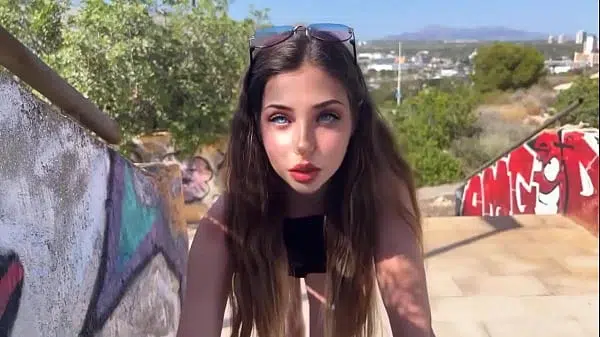 me encontre con un seguidor de xvideos y terminamos en su coche , video en publico