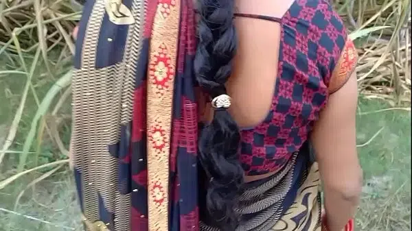 Desi Village hot girl outdoor sex video