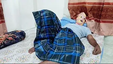 Father-in-law need my sex treatment in the bed OMG its a huge cock!!