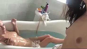 Free time and behind the scenes with Ukrainian lesbian Aislin