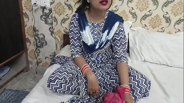 Indian Beautiful Bhabhi Ne Apni Makhan Si Chut Devar Ke Aage Paros Di Devar K Jhatko Se Bhabhi Ke Sas Hi Ruk Gye Full HD saarabhabhi6 in hindi audio