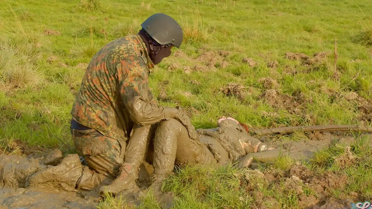 Lara Croft fucked in mud – Full Video