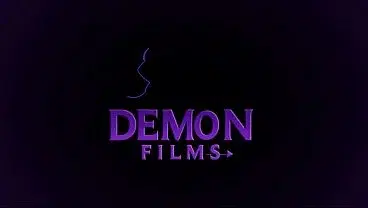 Me aburren los video juegos y le propongo trio a mi amiga con su novio