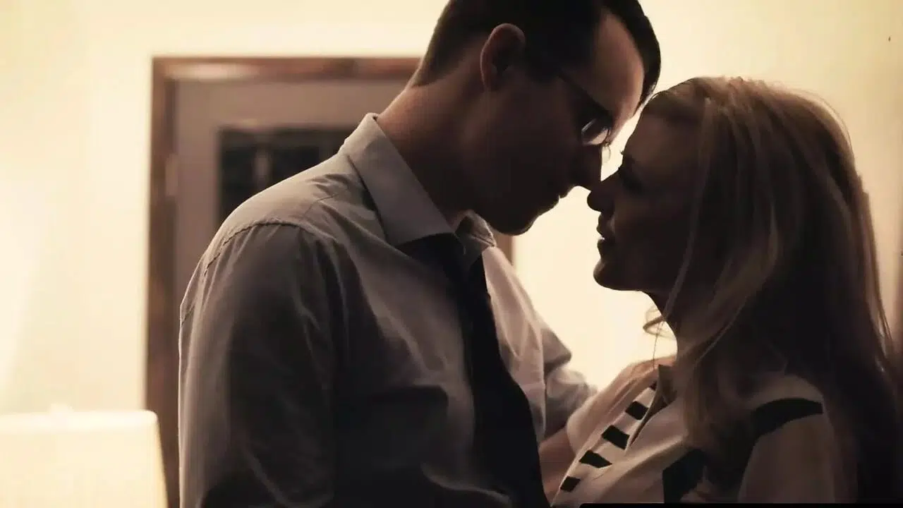 MOMMY’S BOY – Unfaithful Hung Man Passionately Destroys His Cougar Neighbor Nina Hartley