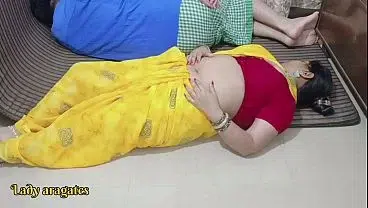 Tau Ji ne Jab Raat ko step daughter ko Pishaab  nhi krwaya tb step Daughter ne dar kar unke uper hi Pishaab kr diya or Jor Se Paad bhi mari XXX